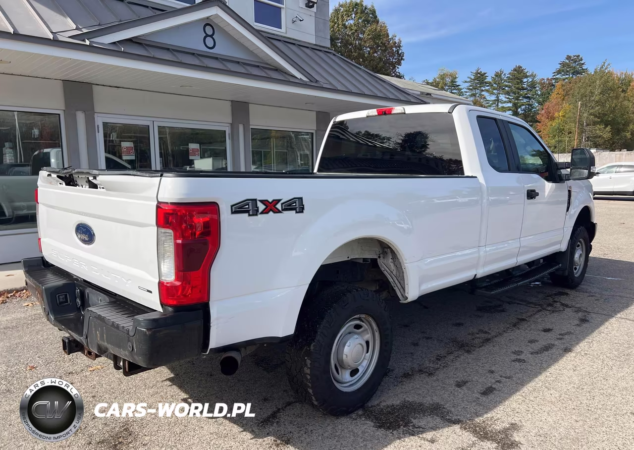 2018 Ford F-250 Xl VIN:1FT7X2B64JEB92311 - 4