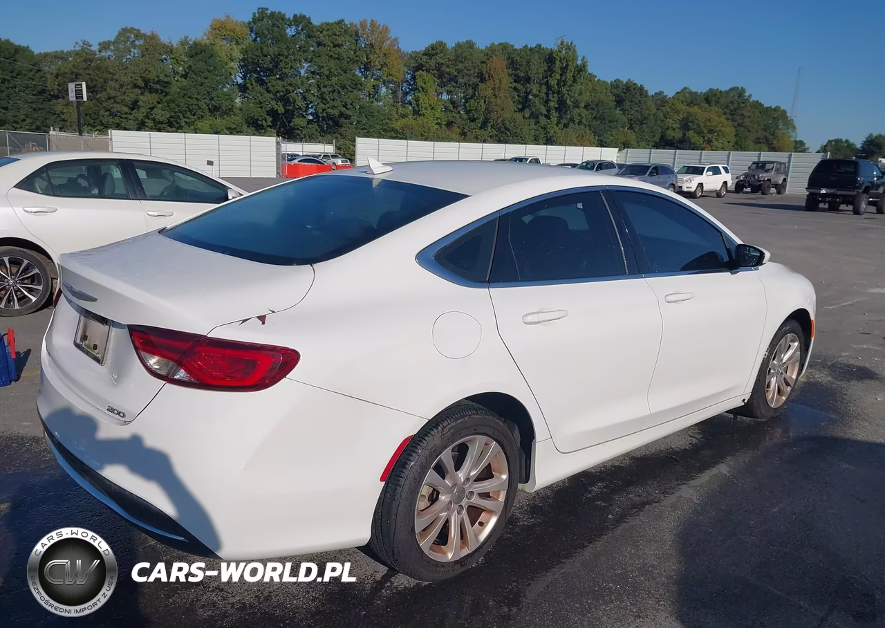 2015 Chrysler 200 Limited VIN:1C3CCCAB6FN647332 - 4