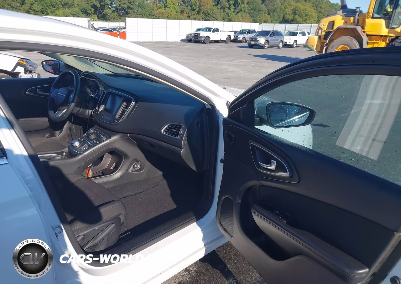 2015 Chrysler 200 Limited VIN:1C3CCCAB6FN647332 - 5