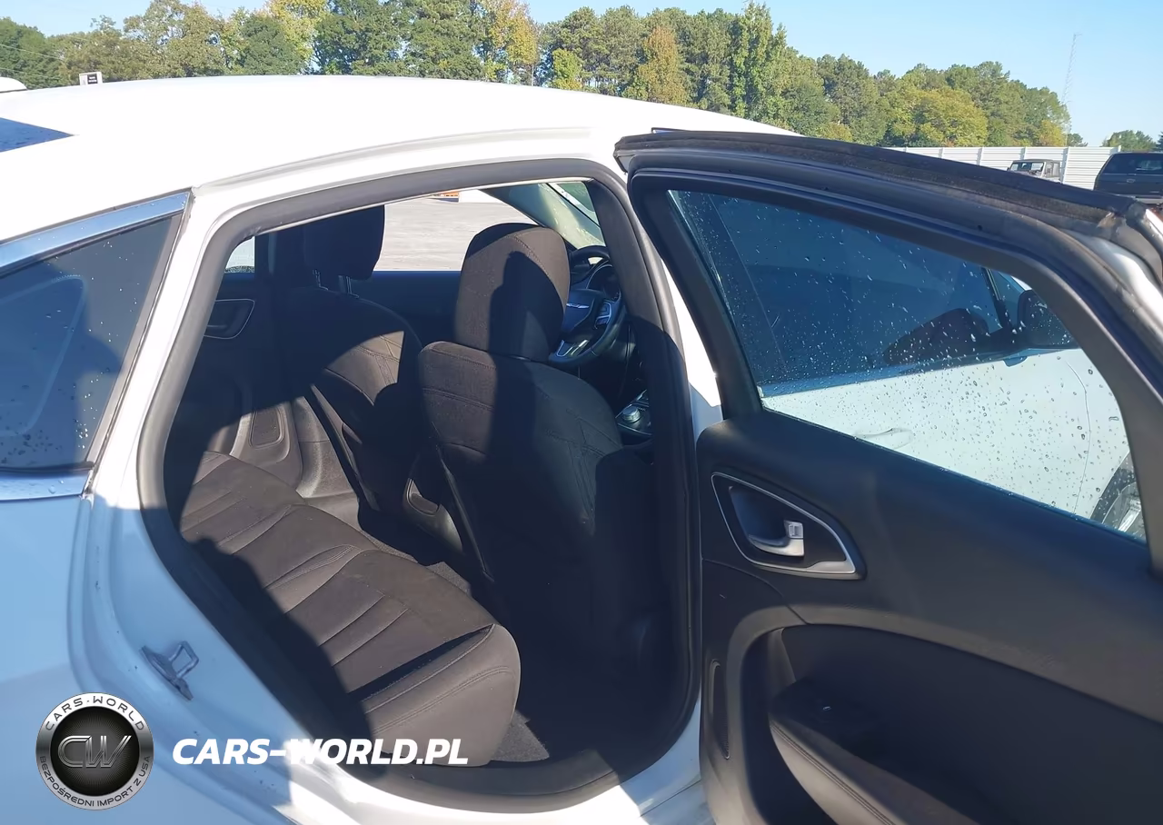 2015 Chrysler 200 Limited VIN:1C3CCCAB6FN647332 - 8