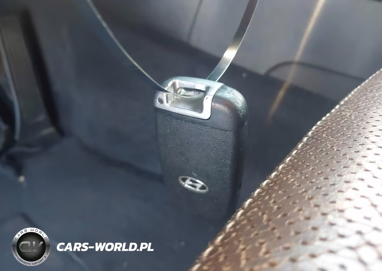 2013 Hyundai Genesis 3.8 VIN:KMHGC4DD3DU213142 - 11