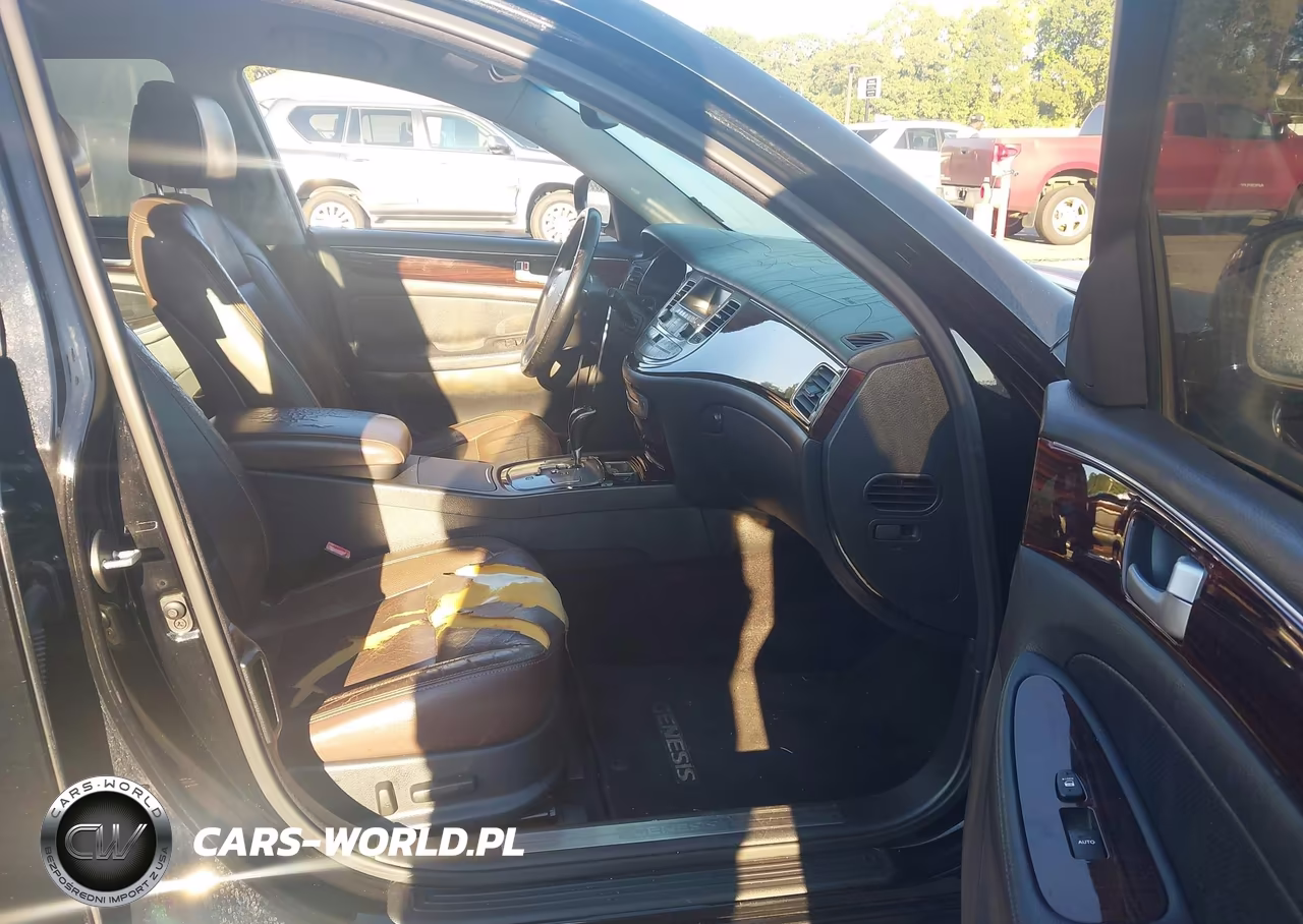 2013 Hyundai Genesis 3.8 VIN:KMHGC4DD3DU213142 - 5