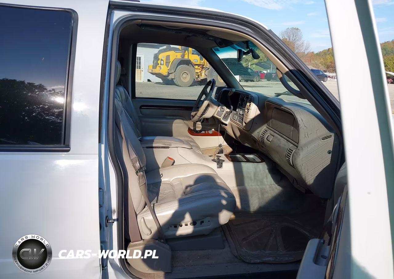 2000 Cadillac Escalade Standard VIN:1GYEK63R1YR172522 - 5