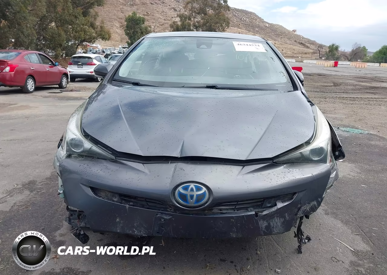 2018 Toyota Prius Two VIN:JTDKBRFU5J3067307 - 12