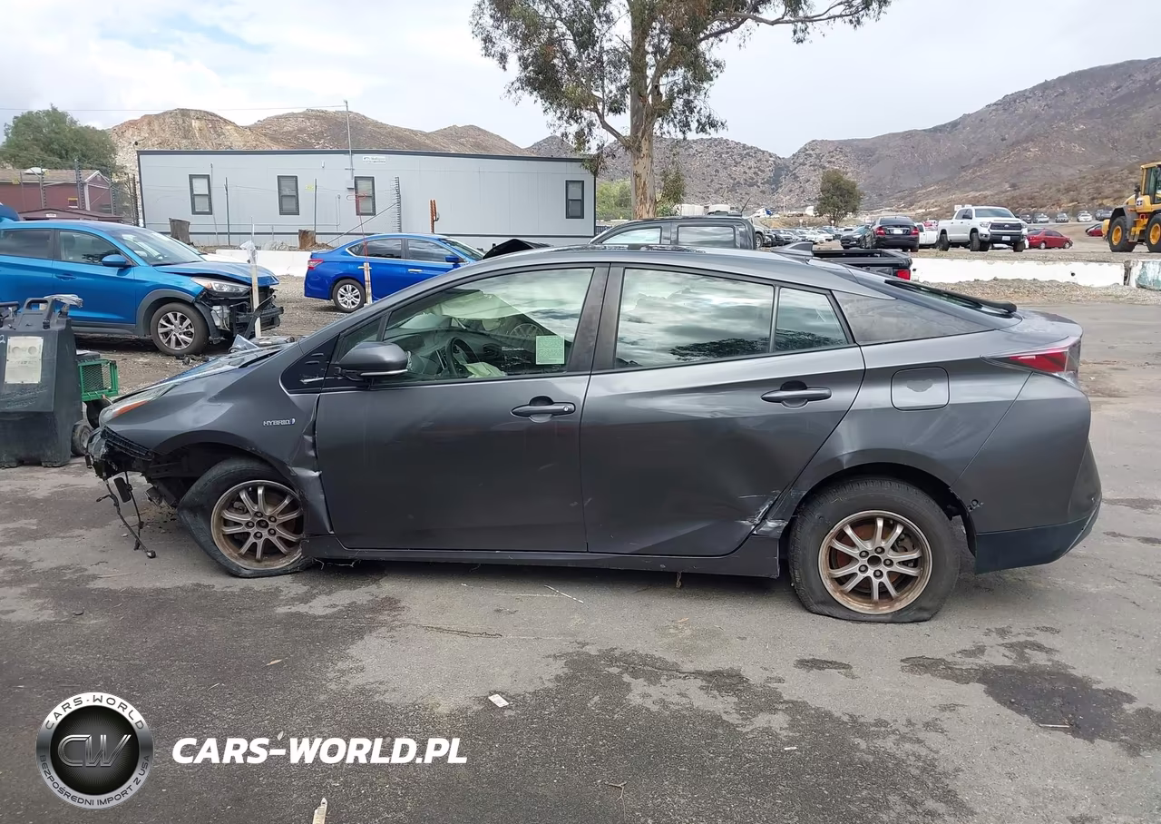 2018 Toyota Prius Two VIN:JTDKBRFU5J3067307 - 14