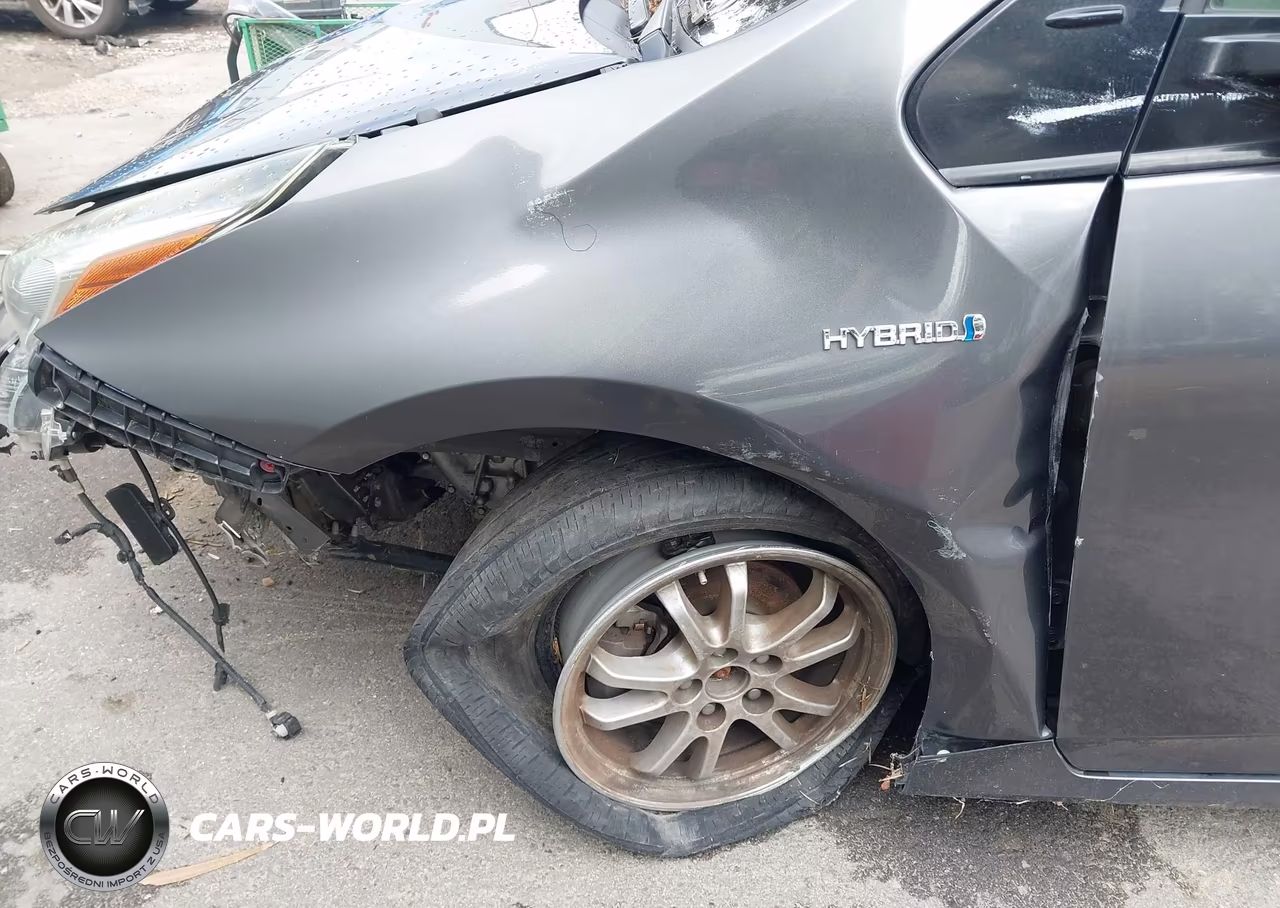 2018 Toyota Prius Two VIN:JTDKBRFU5J3067307 - 17