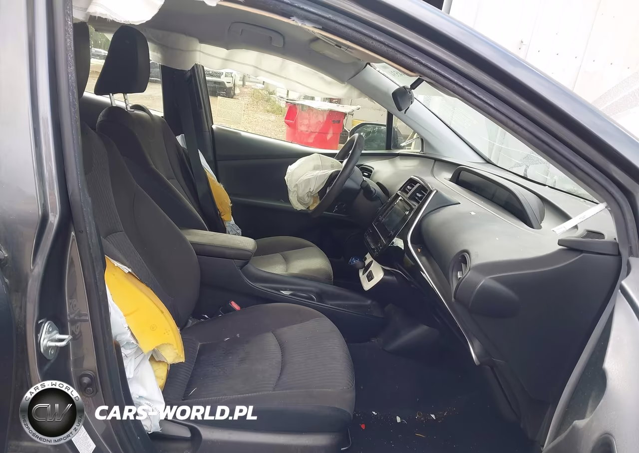 2018 Toyota Prius Two VIN:JTDKBRFU5J3067307 - 5
