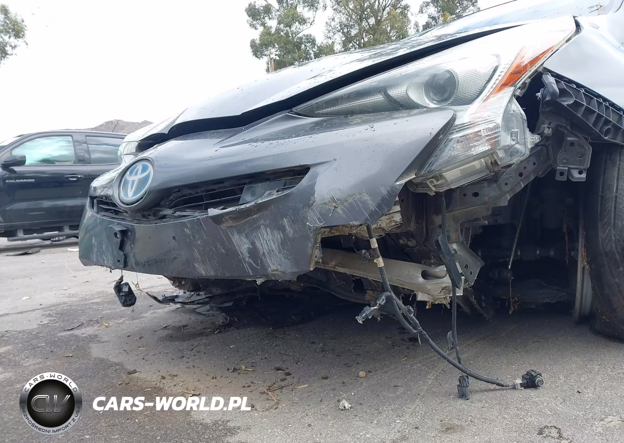 2018 Toyota Prius Two VIN:JTDKBRFU5J3067307 - 6
