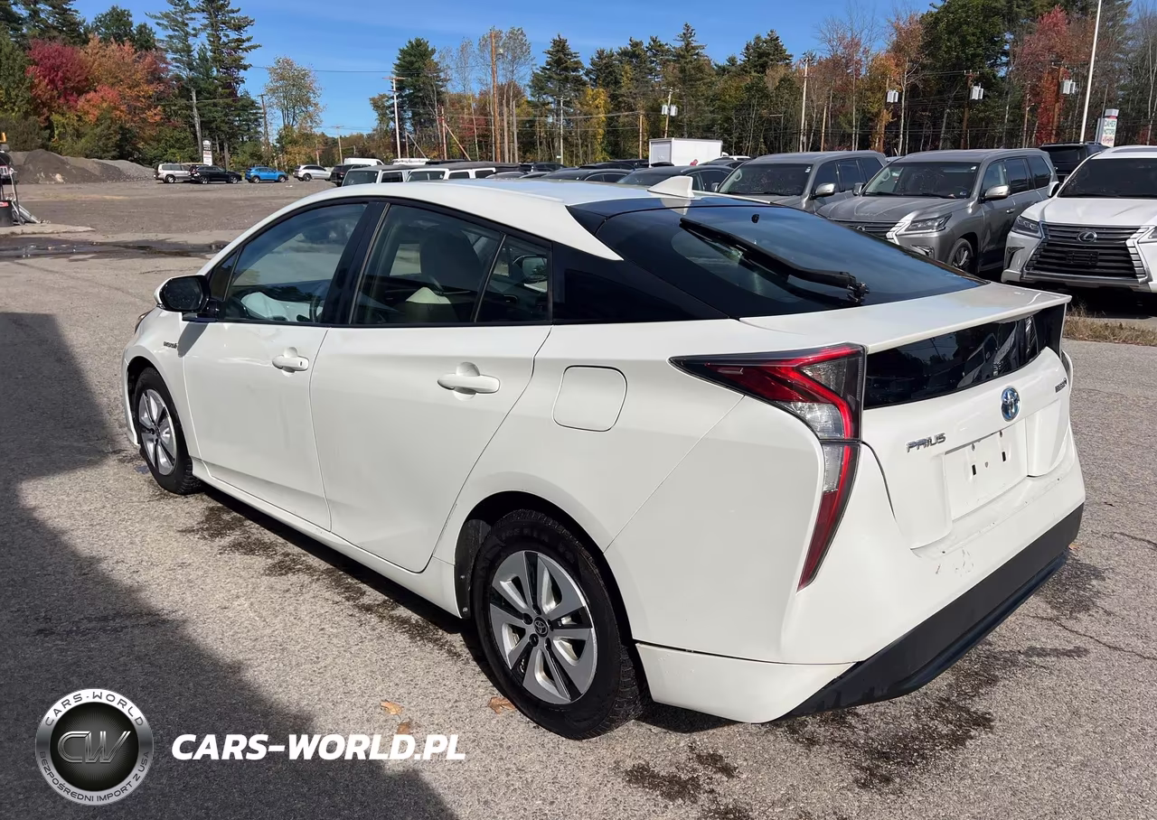2016 Toyota Prius Four VIN:JTDKARFU7G3019819 - 3