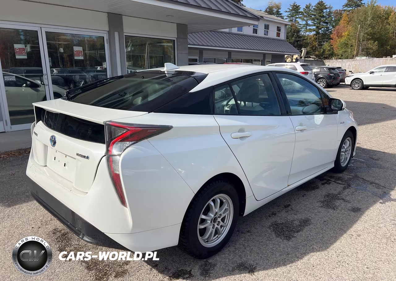 2016 Toyota Prius Four VIN:JTDKARFU7G3019819 - 4