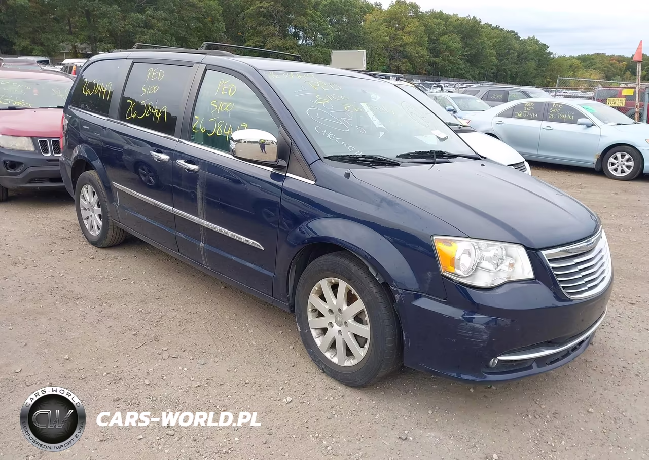 2015 Chrysler Town & Country Touring – zdjęcie 1 z 11