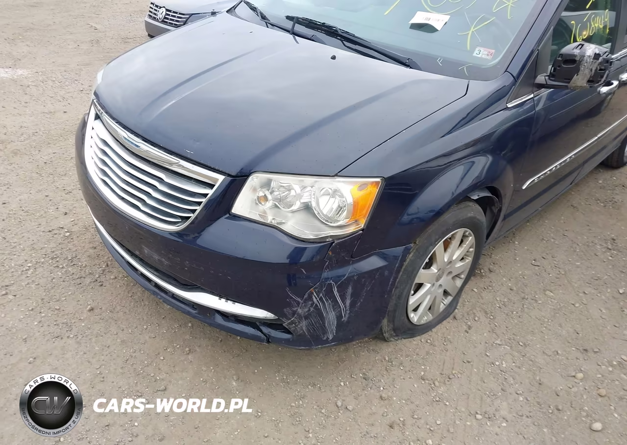 2015 Chrysler Town & Country Touring VIN:2C4RC1BG0FR717656 - 6