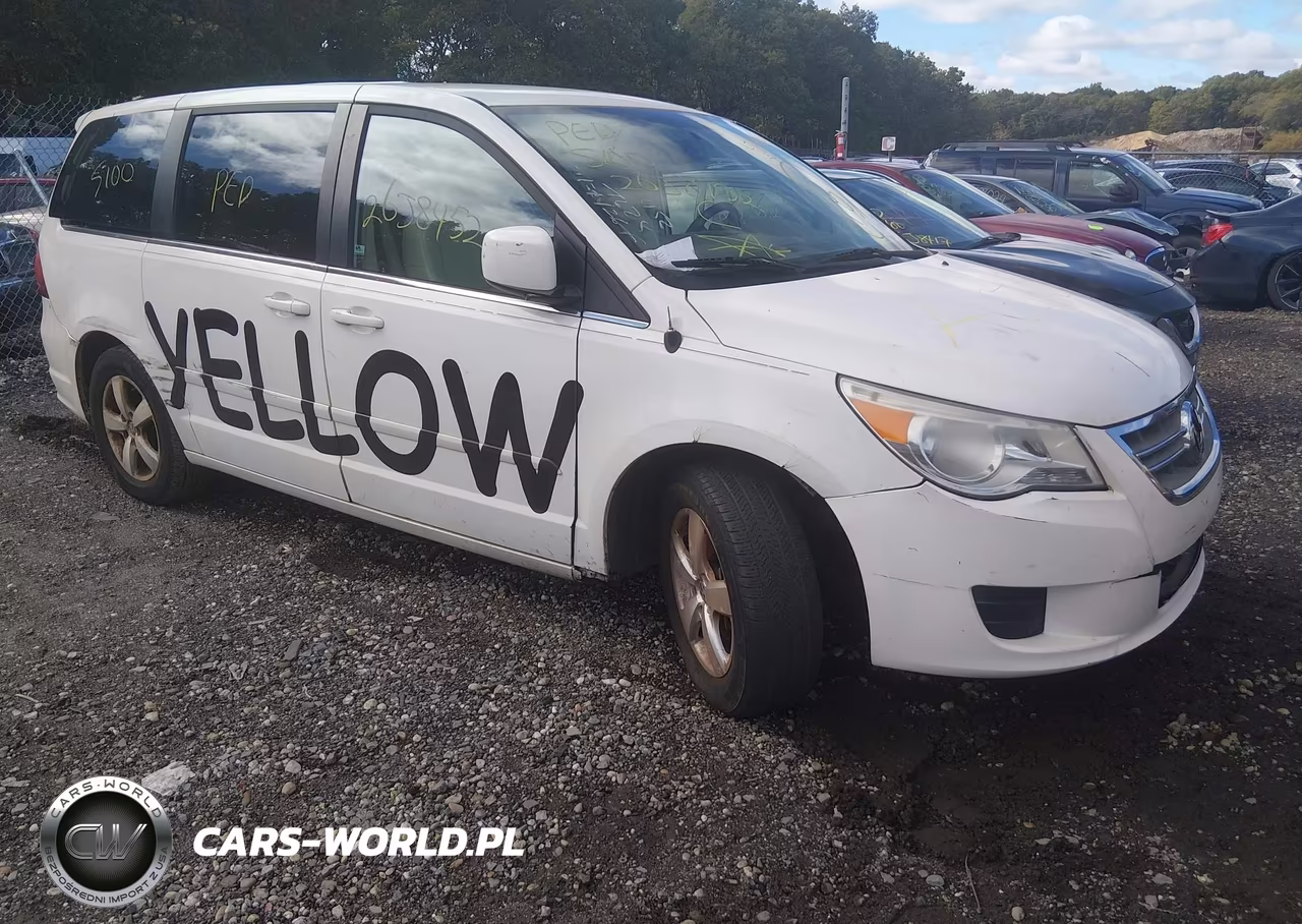 2010 Volkswagen Routan Se