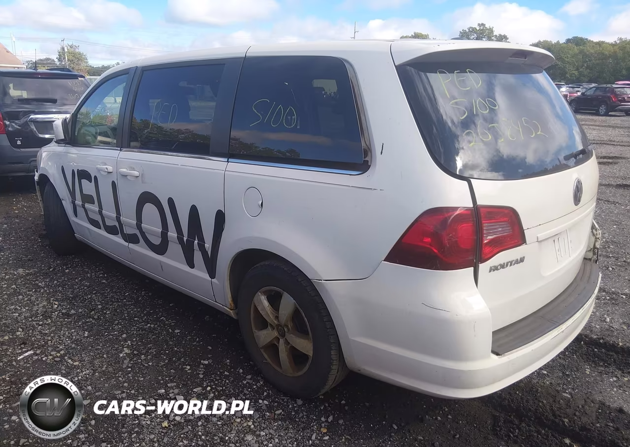 2010 Volkswagen Routan Se VIN:2V4RW3D12AR272198 - 3