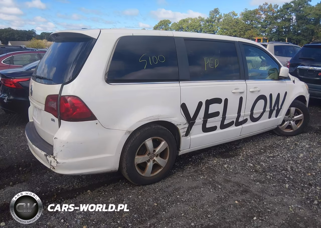 2010 Volkswagen Routan Se VIN:2V4RW3D12AR272198 - 4
