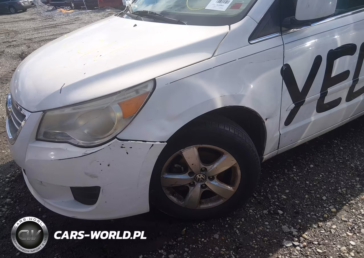 2010 Volkswagen Routan Se VIN:2V4RW3D12AR272198 - 6