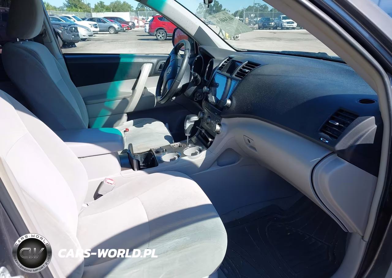 2010 Toyota Highlander Base V6 VIN:5TDBK3EH1AS026978 - 5