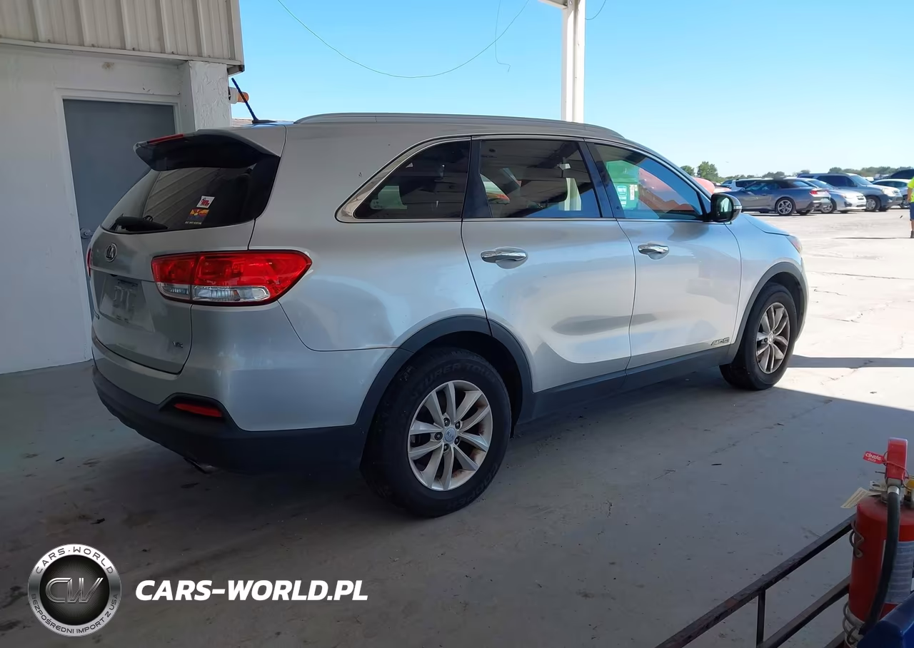 2017 Kia Sorento 3.3L Lx VIN:5XYPGDA50HG320341 - 4