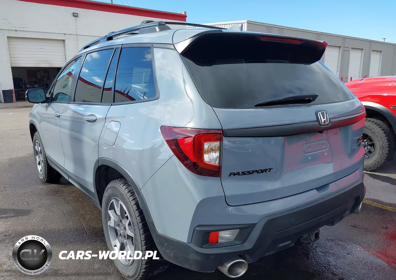 2023 Honda Passport Awd Trailsport VIN:5FNYF8H66PB000783 - 3
