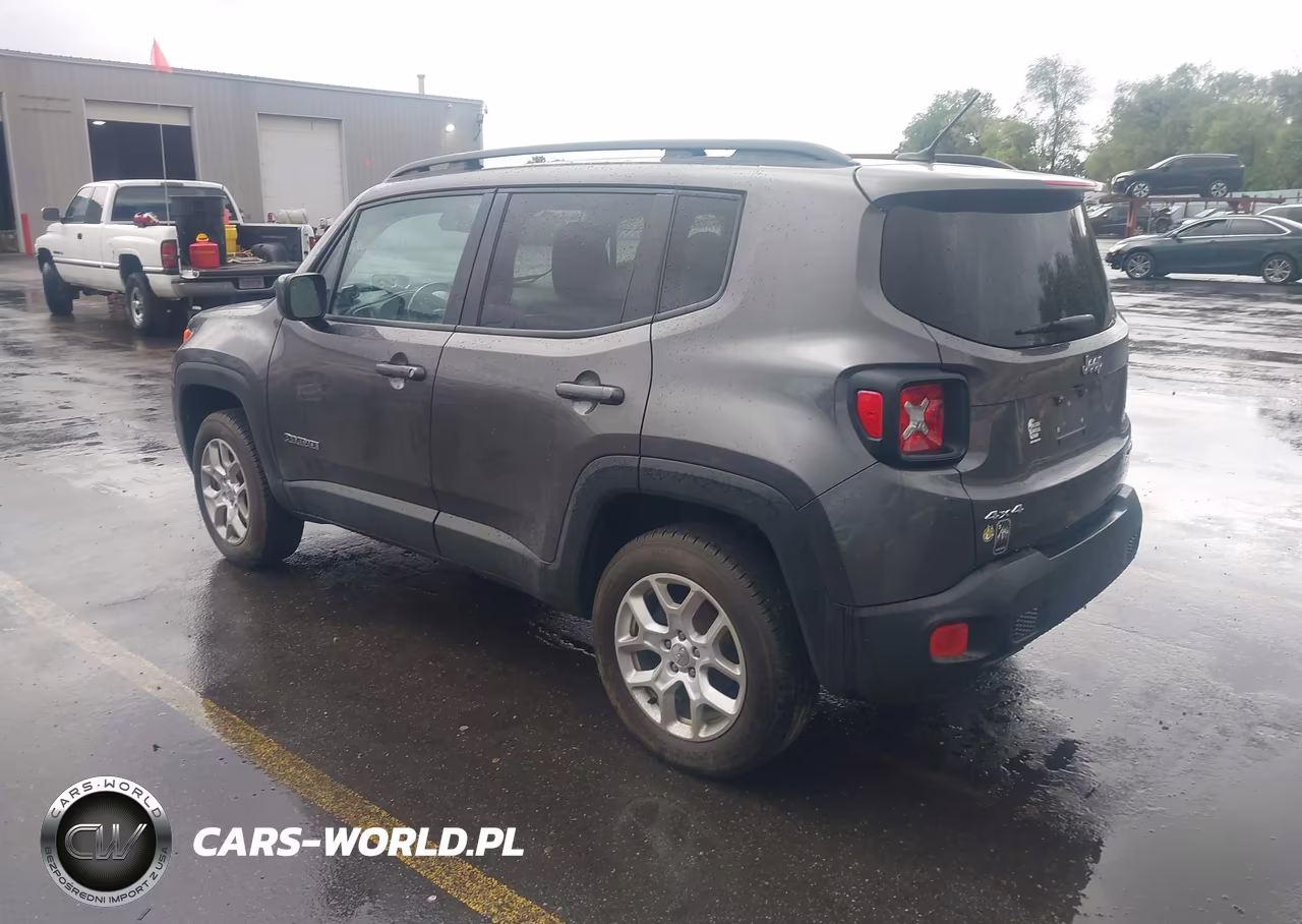 2017 Jeep Renegade Latitude 4X4 VIN:ZACCJBBB2HPE51733 - 3