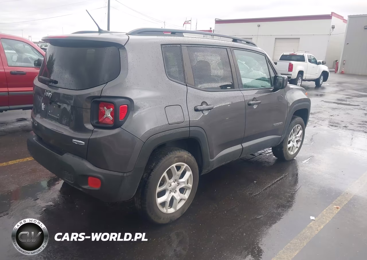 2017 Jeep Renegade Latitude 4X4 VIN:ZACCJBBB2HPE51733 - 4