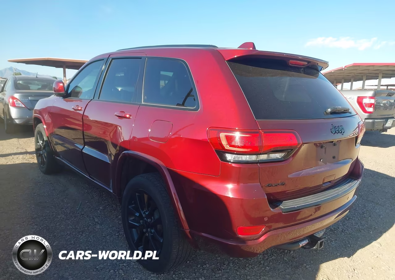 2018 Jeep Grand Cherokee Altitude 4X4 VIN:1C4RJFAG7JC435617 - 3