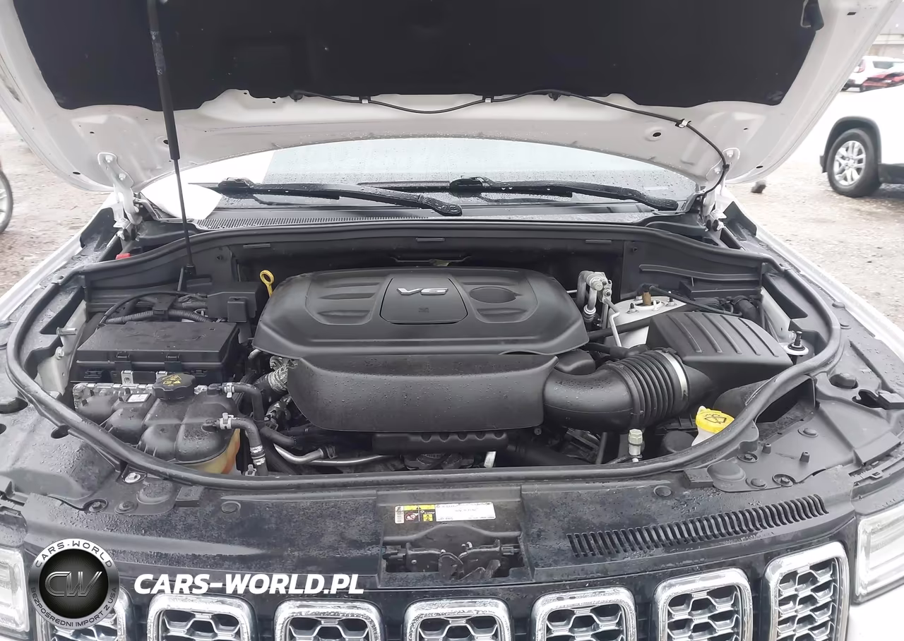 2018 Jeep Grand Cherokee Overland 4X4 VIN:1C4RJFCG9JC398910 - 10