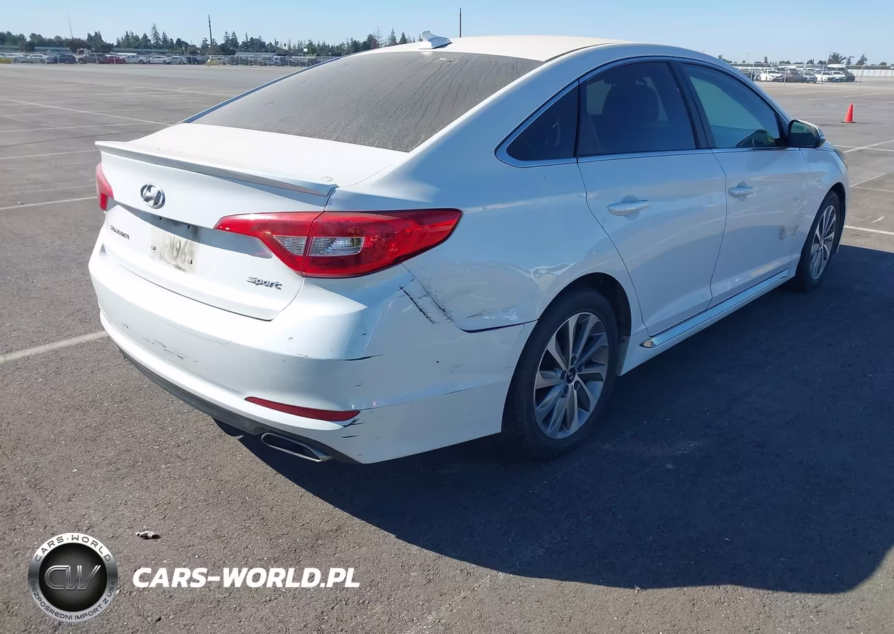 2016 Hyundai Sonata Sport VIN:5NPE34AF6GH321495 - 4