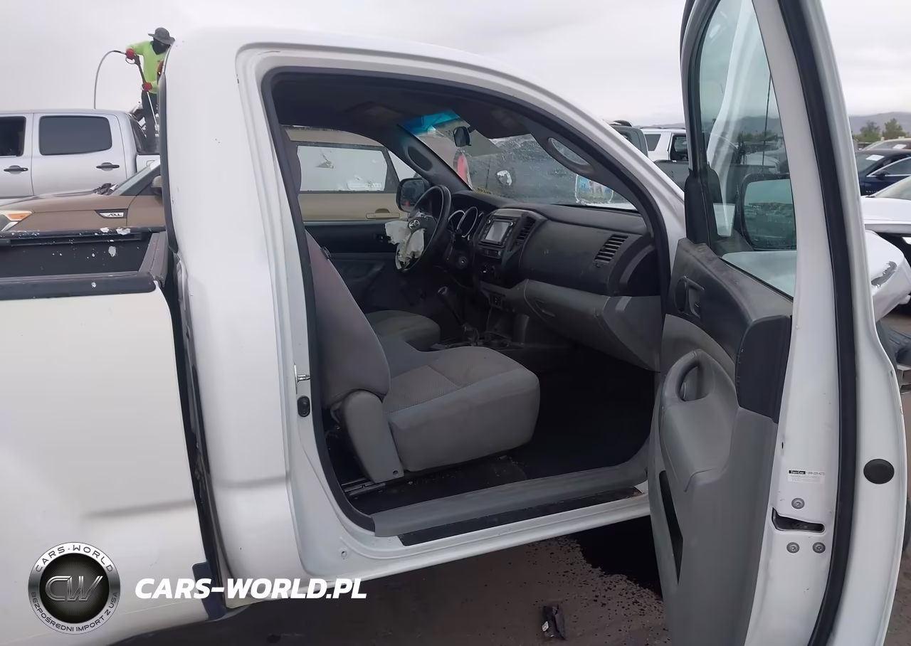 2014 Toyota Tacoma VIN:5TFNX4CN8EX031768 - 5