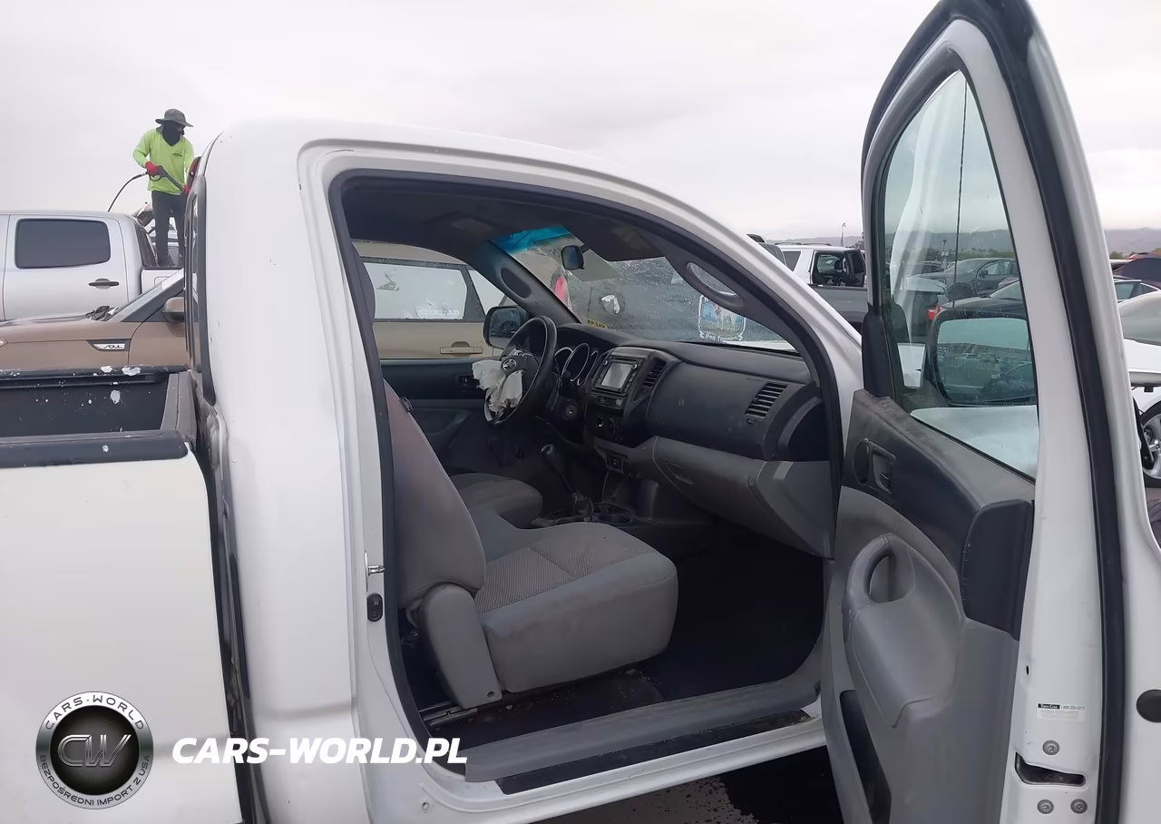 2014 Toyota Tacoma VIN:5TFNX4CN8EX031768 - 8