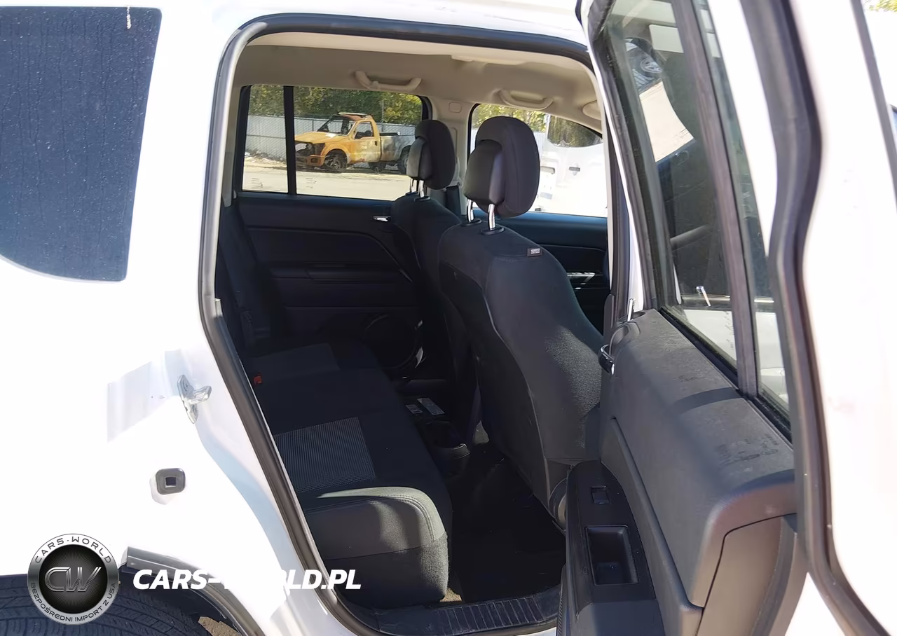 2015 Jeep Compass Sport VIN:1C4NJCBAXFD143789 - 8