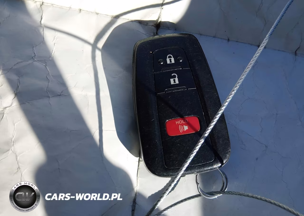 2017 Toyota Prius Two VIN:JTDKBRFU5H3036102 - 11