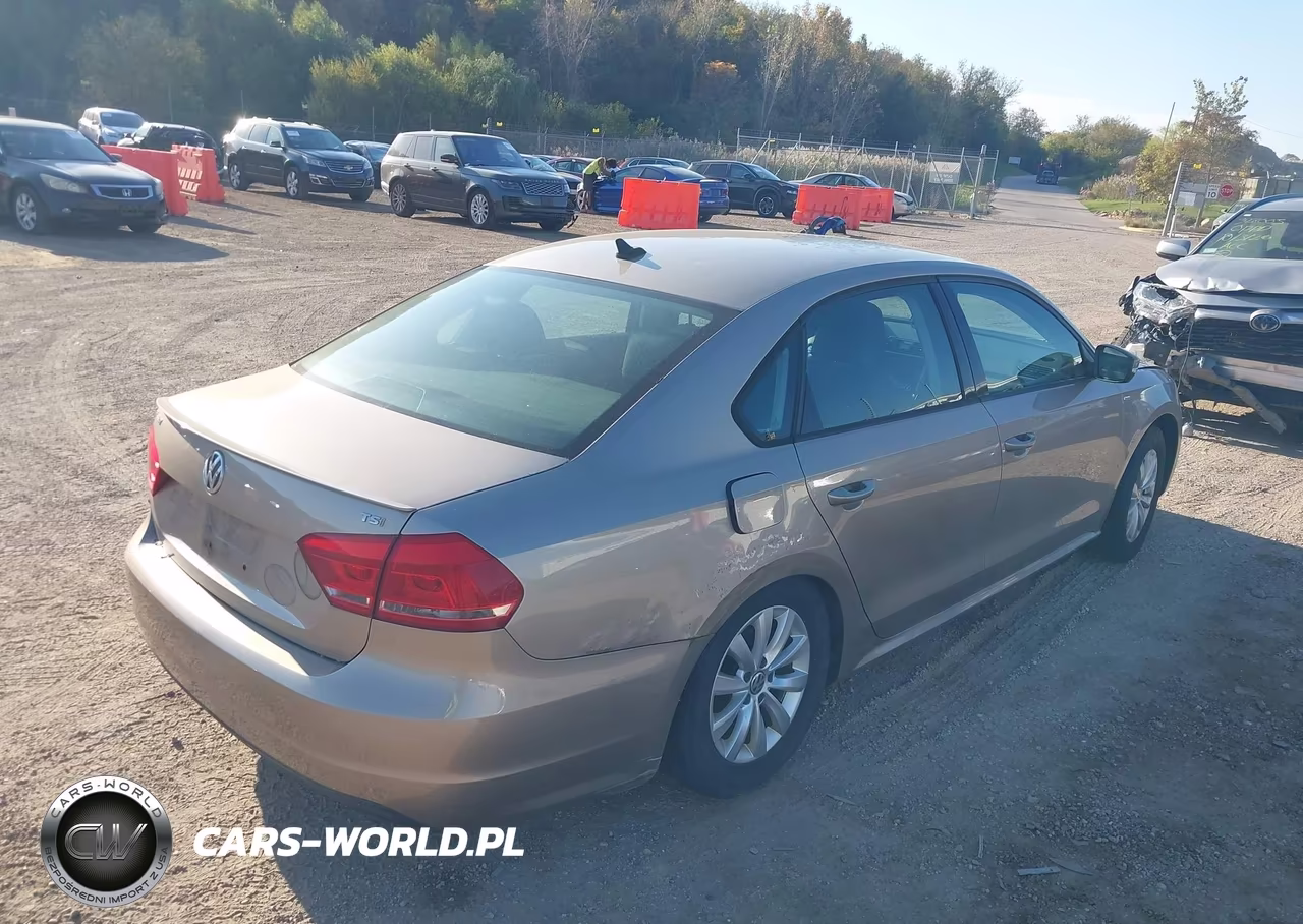 2015 Volkswagen Passat 1.8T Wolfsburg Edition VIN:1VWAS7A37FC028110 - 4
