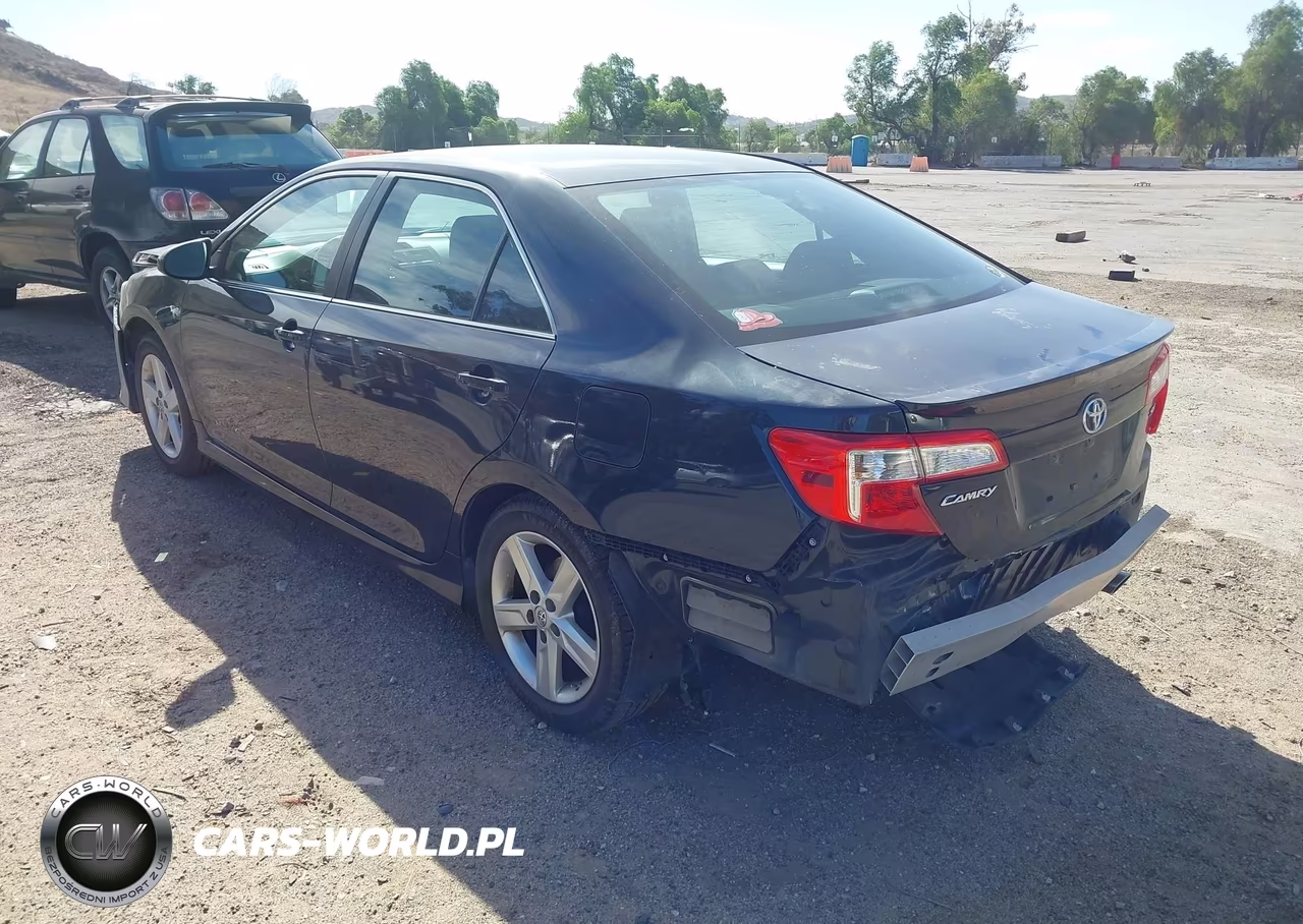 2014 Toyota Camry Se VIN:4T1BF1FK0EU394763 - 3