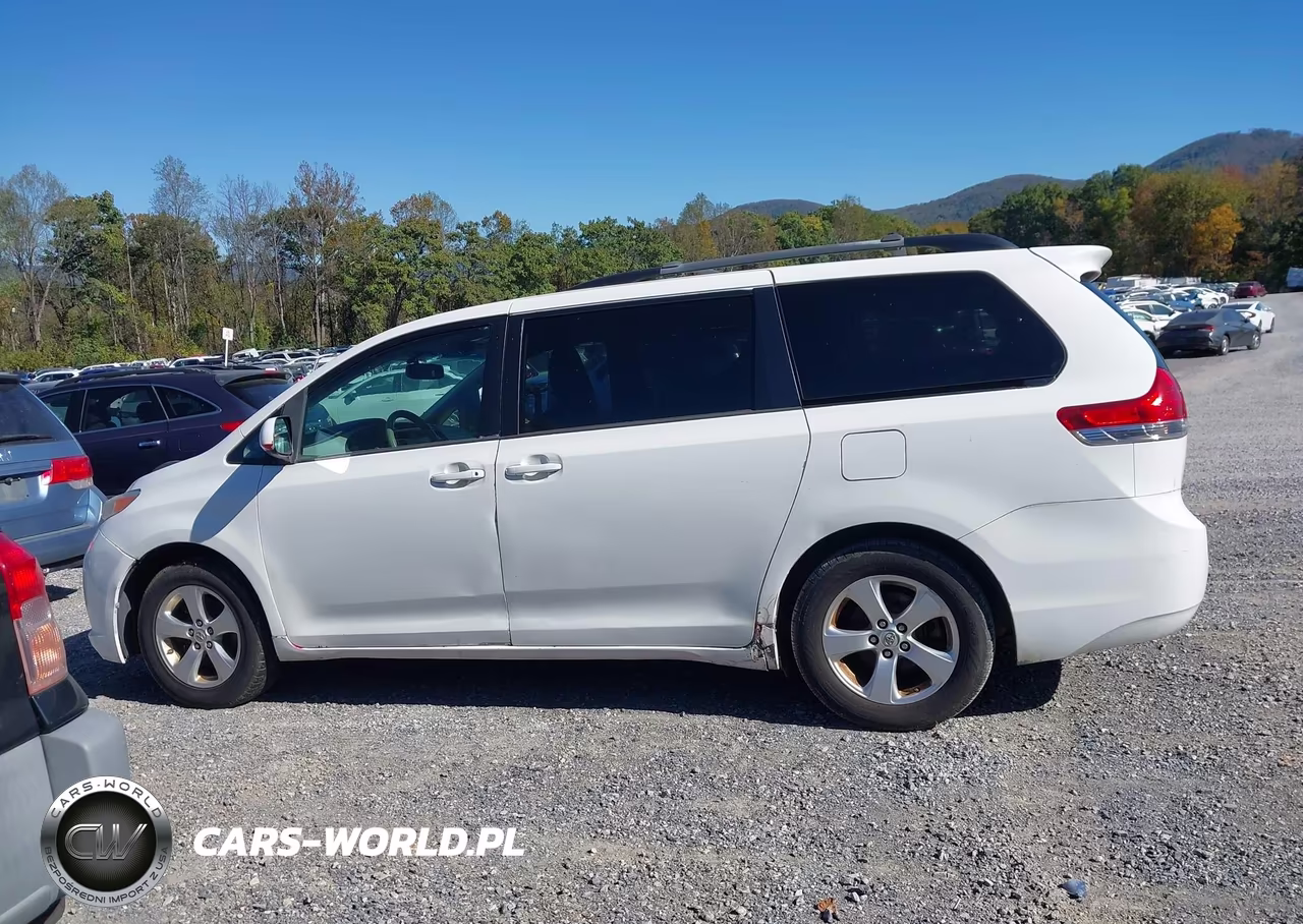 2013 Toyota Sienna Le V6 8 Passenger VIN:5TDKK3DC7DS347465 - 15