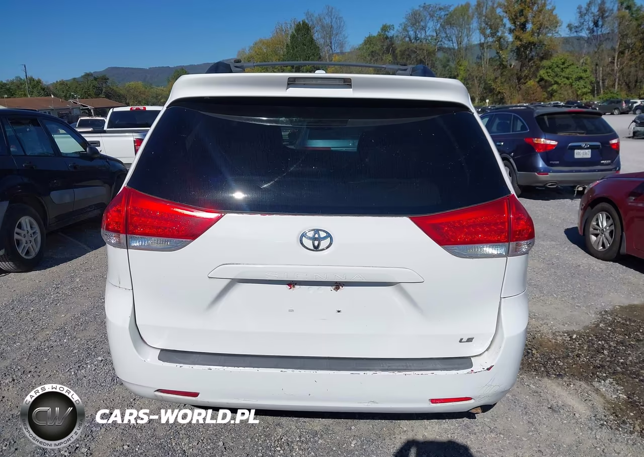 2013 Toyota Sienna Le V6 8 Passenger VIN:5TDKK3DC7DS347465 - 17