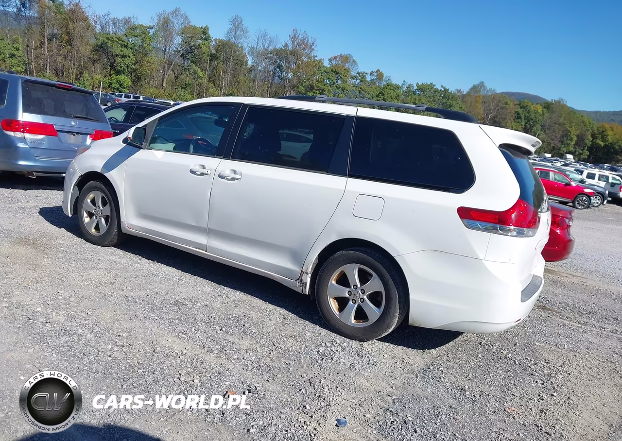 2013 Toyota Sienna Le V6 8 Passenger VIN:5TDKK3DC7DS347465 - 3