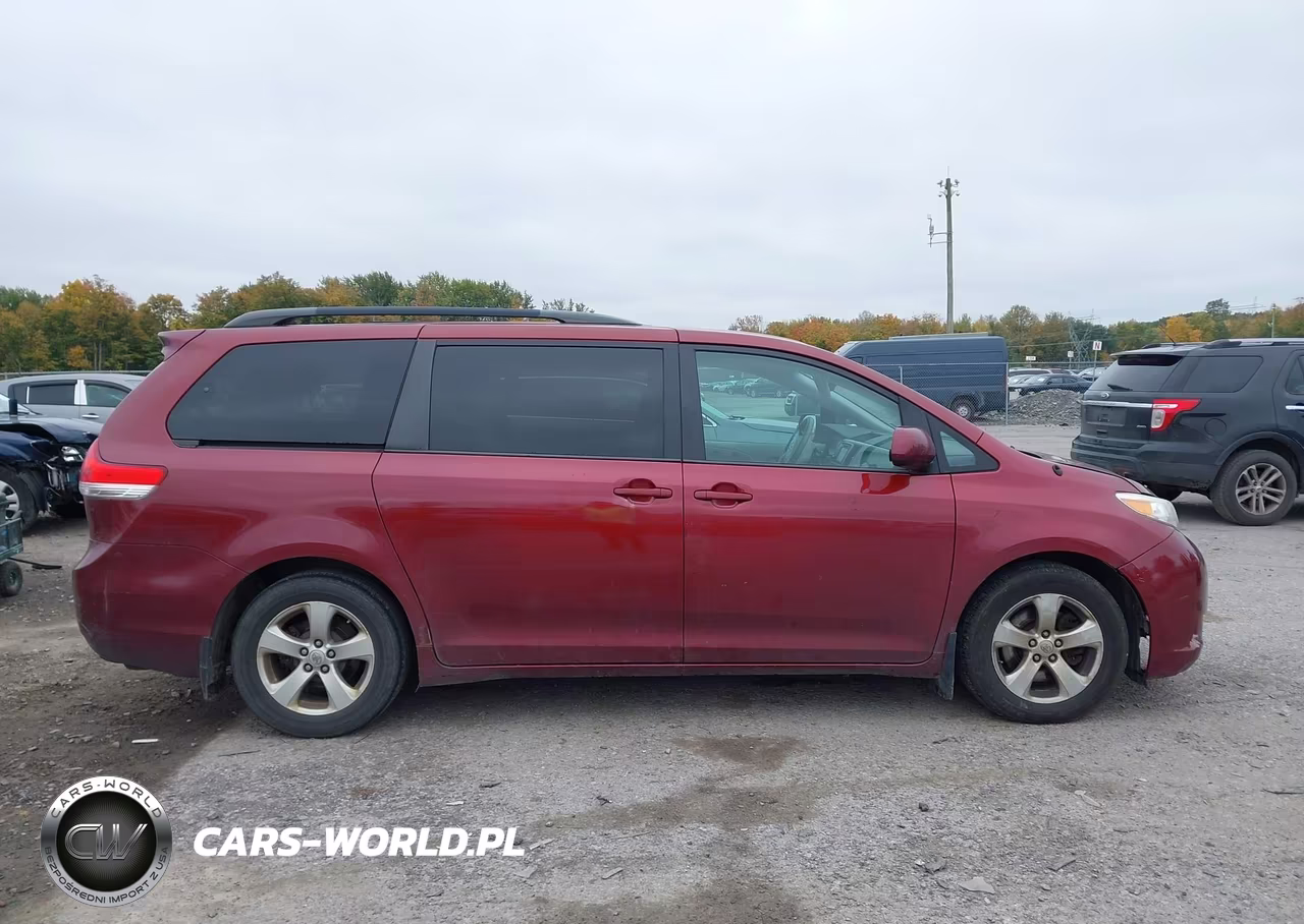 2013 Toyota Sienna Le V6 8 Passenger VIN:5TDKK3DC2DS325843 - 13