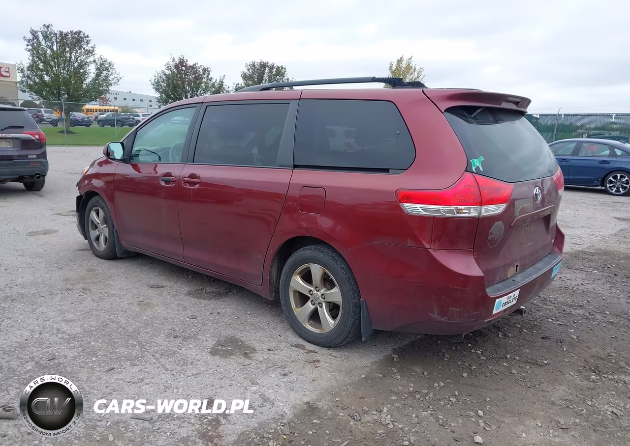 2013 Toyota Sienna Le V6 8 Passenger VIN:5TDKK3DC2DS325843 - 3