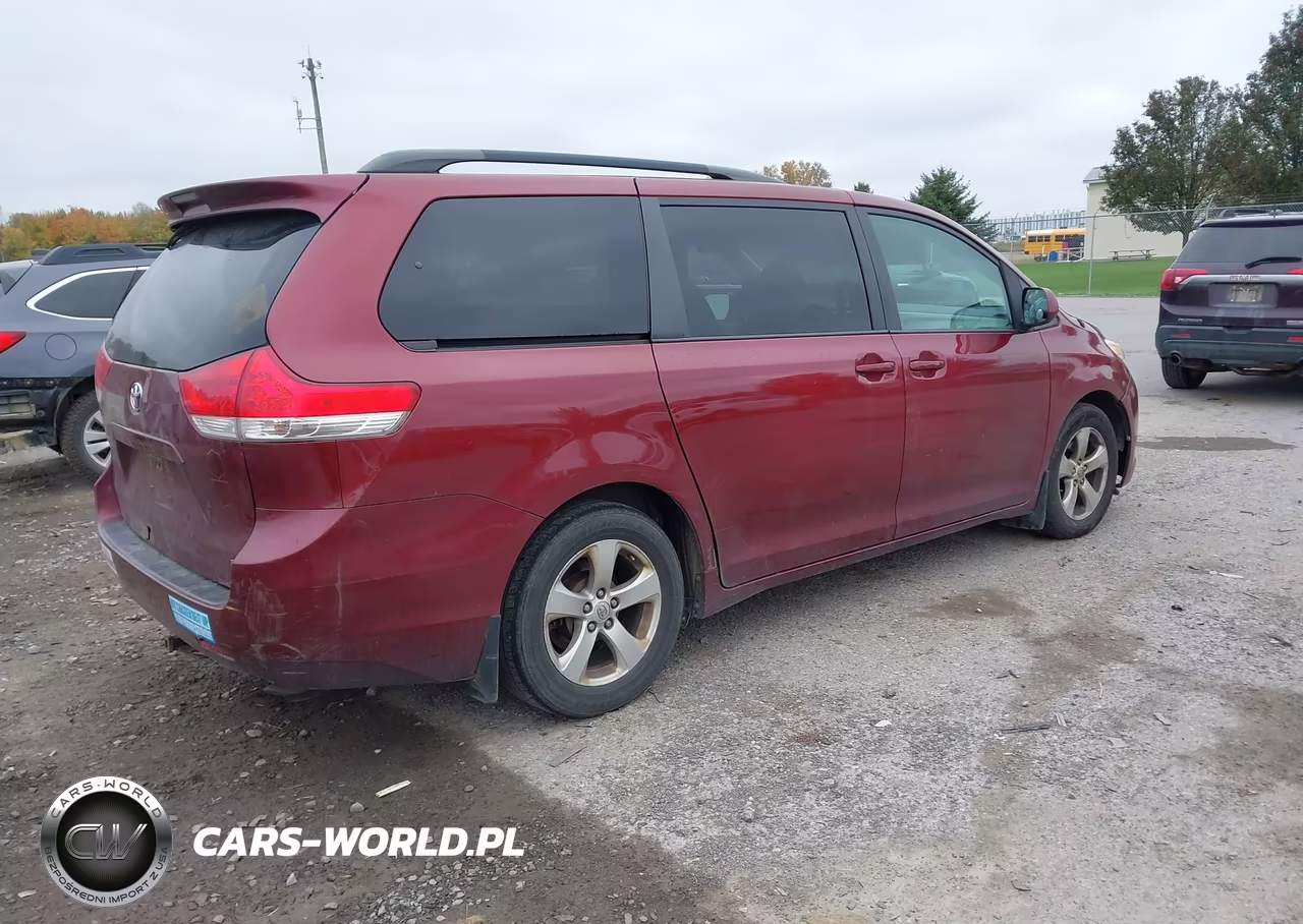 2013 Toyota Sienna Le V6 8 Passenger VIN:5TDKK3DC2DS325843 - 4
