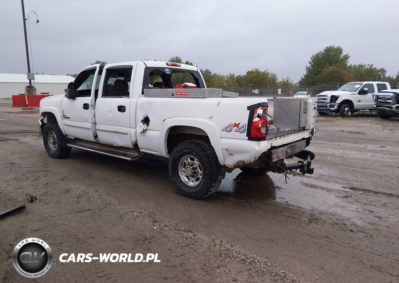 2004 Chevrolet Silverado 2500Hd Ls VIN:1GCHK23134F141080 - 3