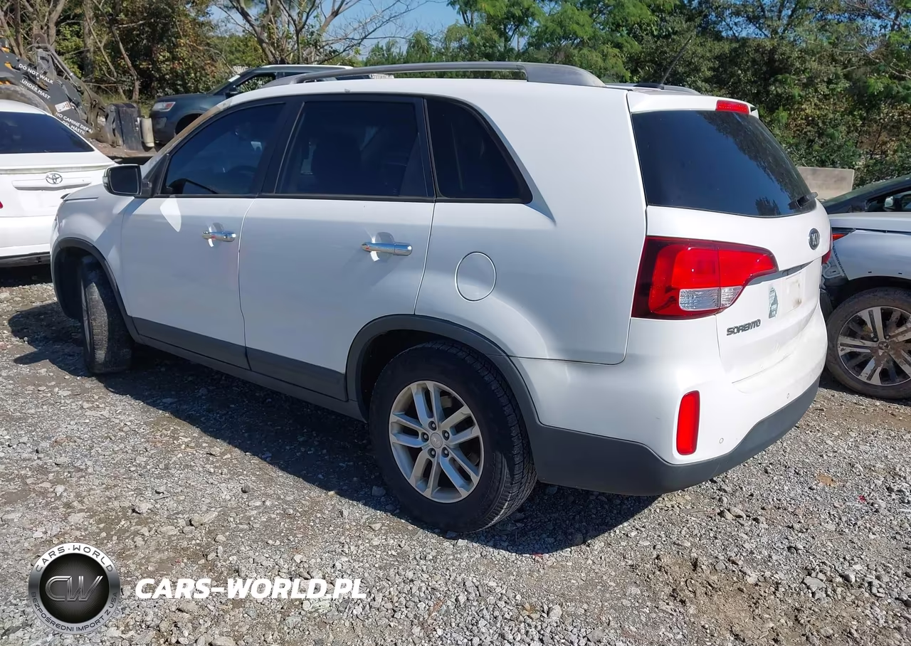 2015 Kia Sorento Lx VIN:5XYKT3A64FG602942 - 3