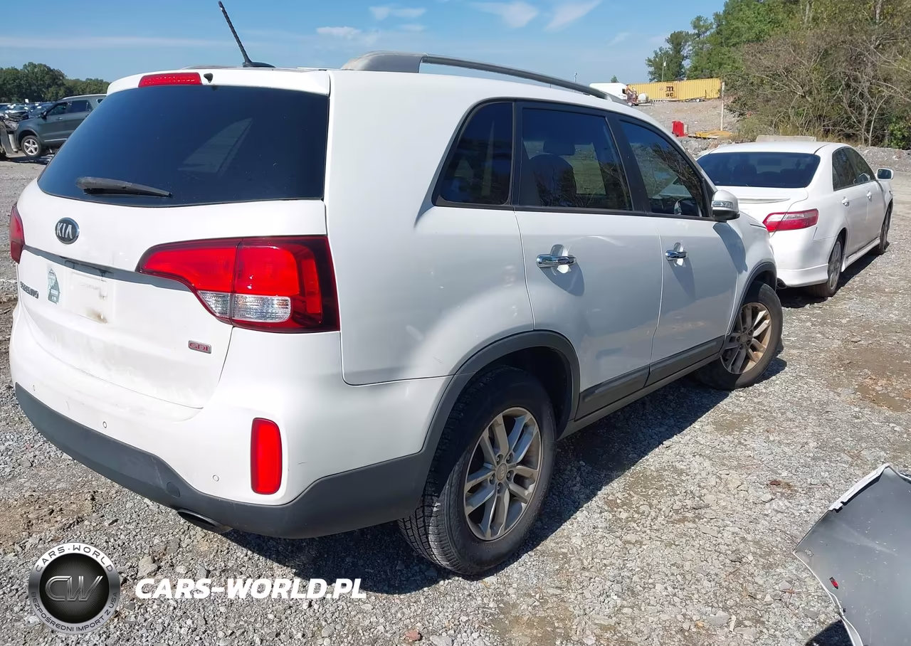 2015 Kia Sorento Lx VIN:5XYKT3A64FG602942 - 4