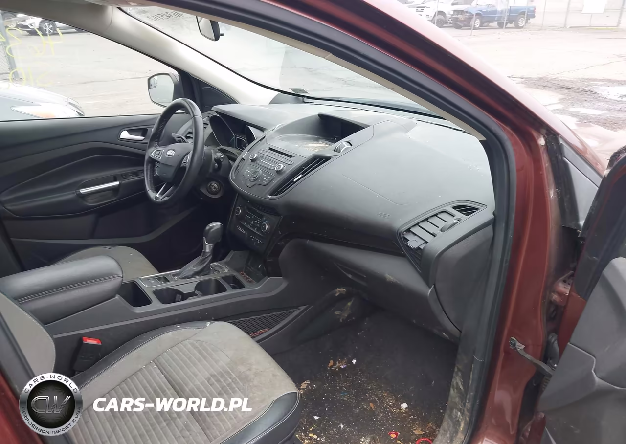 2018 Ford Escape Se VIN:1FMCU9GD6JUB21202 - 5