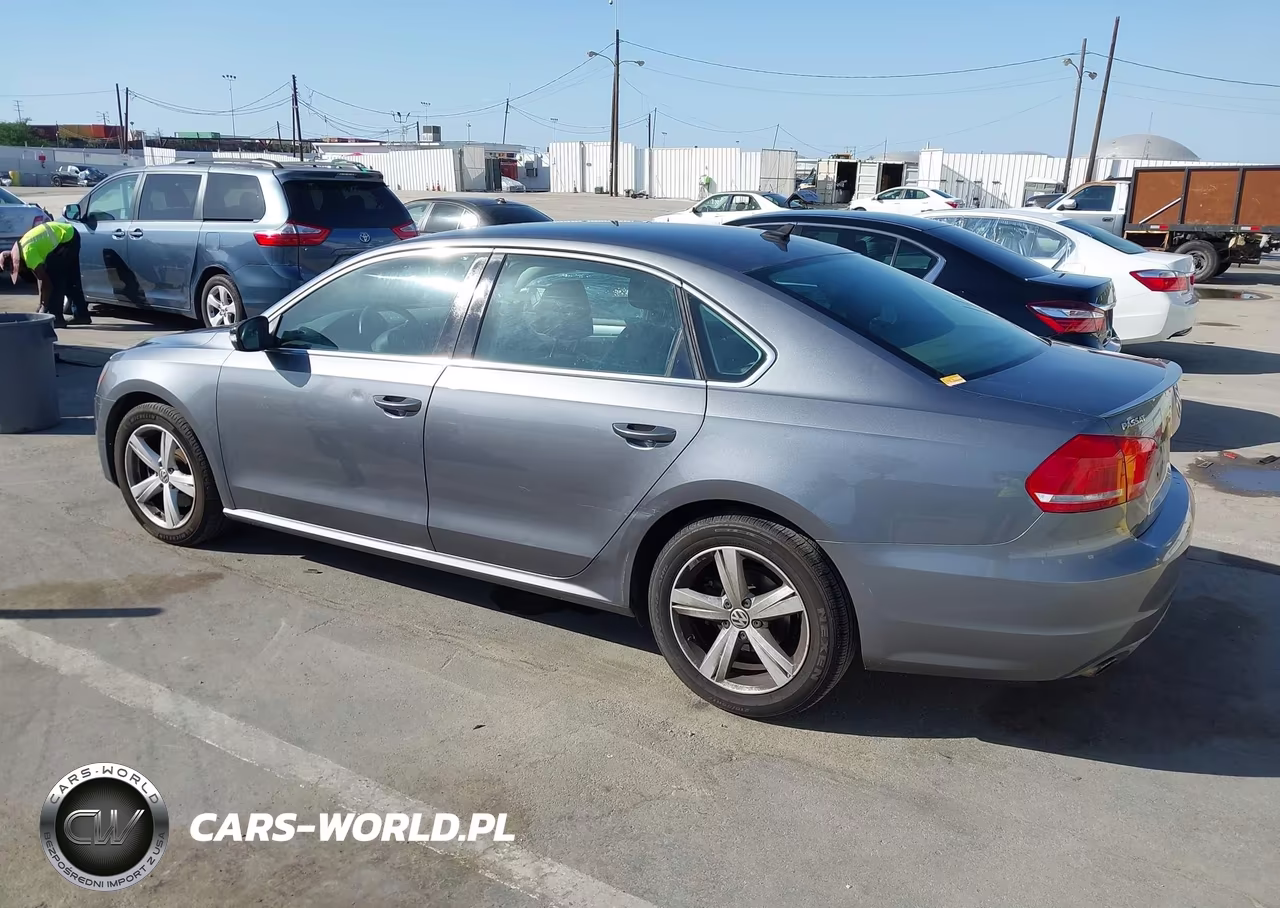 2013 Volkswagen Passat 2.5L Se VIN:1VWBP7A30DC104513 - 3