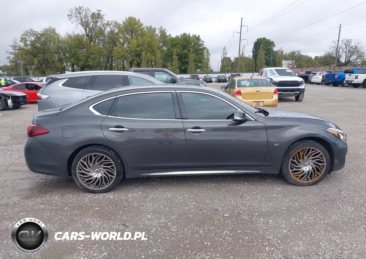 2015 Infiniti Q70L 3.7X VIN:JN1BY1PR1FM830518 - 13