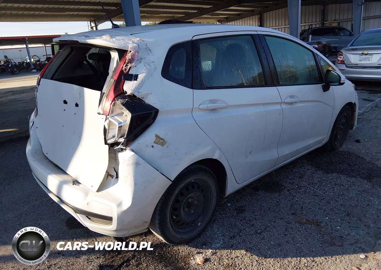 2019 Honda Fit Lx VIN:3HGGK5H41KM744141 - 4