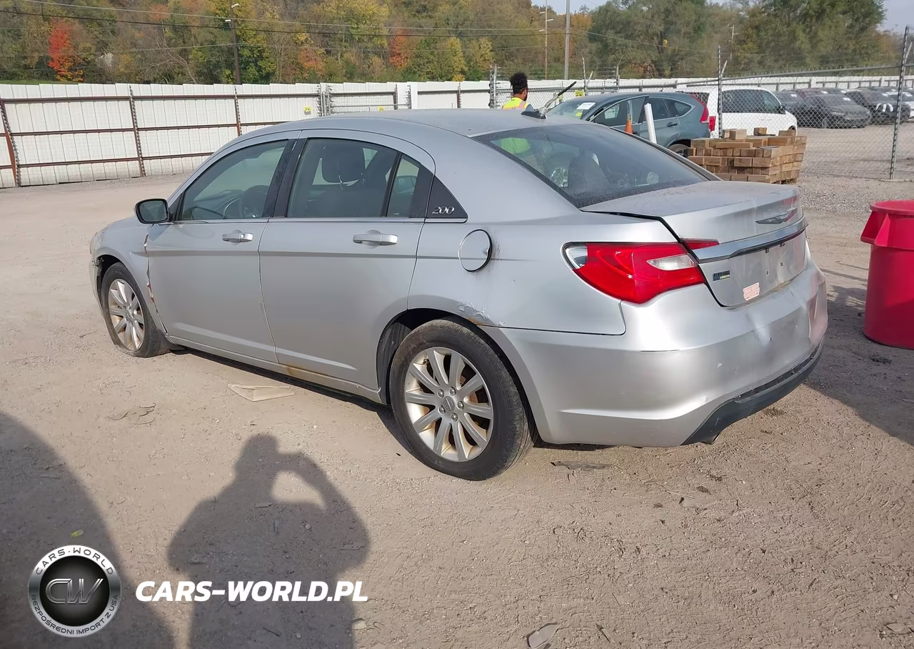 2012 Chrysler 200 Touring VIN:1C3CCBBG1CN246710 - 3