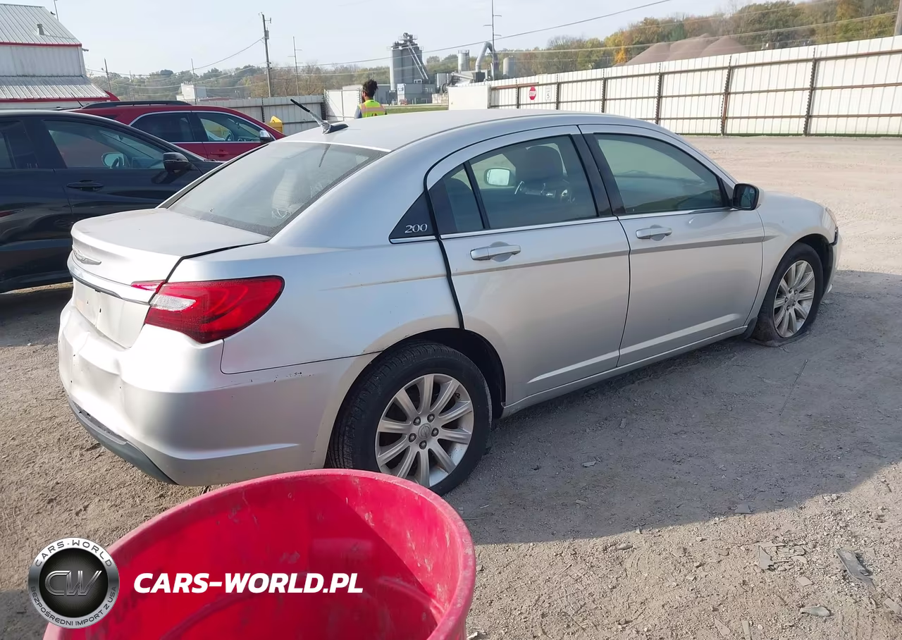 2012 Chrysler 200 Touring VIN:1C3CCBBG1CN246710 - 4