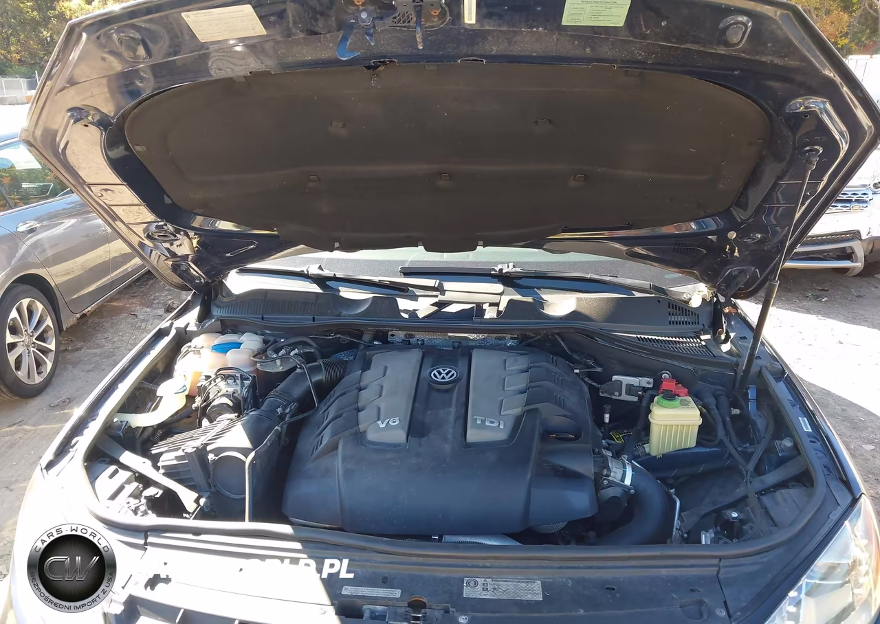 2013 Volkswagen Touareg Tdi Lux VIN:WVGEP9BPXDD005779 - 10